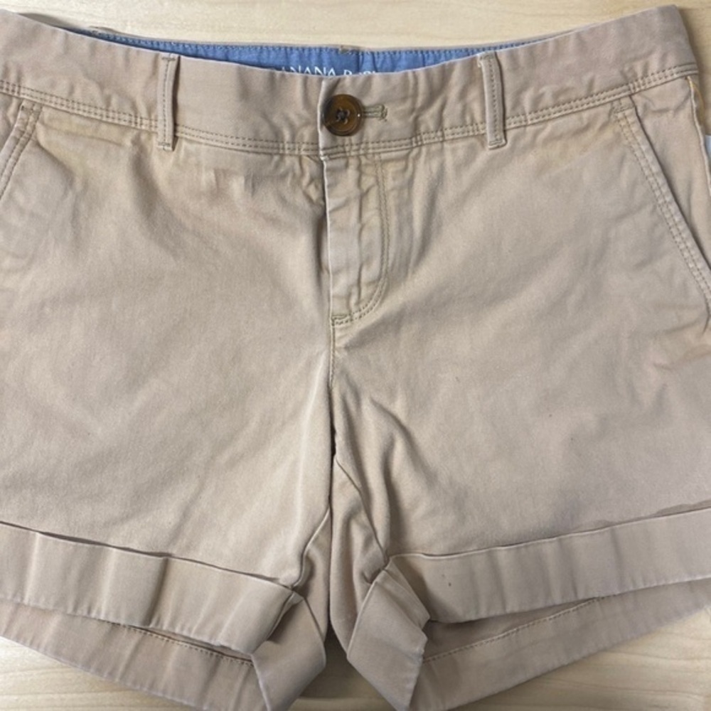 Banana‎ Republic khaki chino shorts size 0